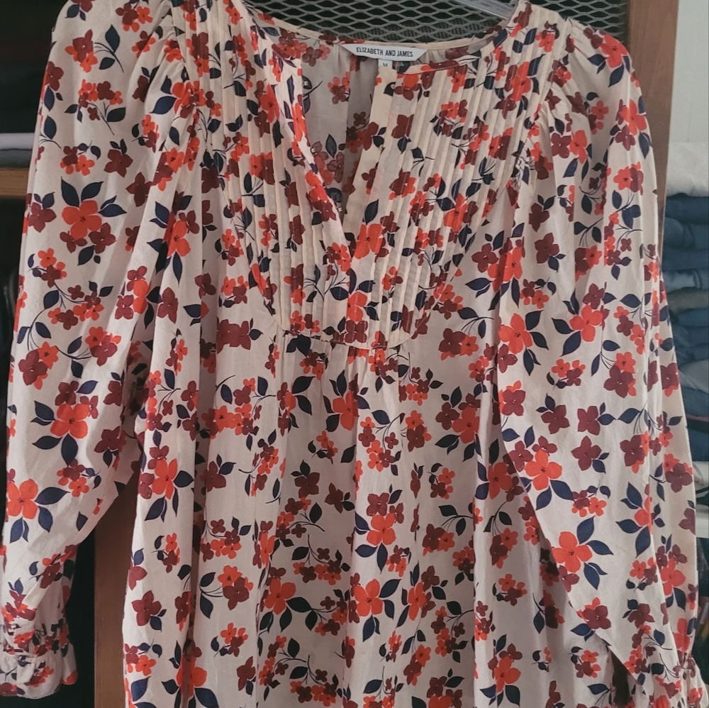 Elizabeth and James floral print pintuck blouse sz M